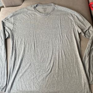 Men’s Xxl true classic long sleeve t shirt